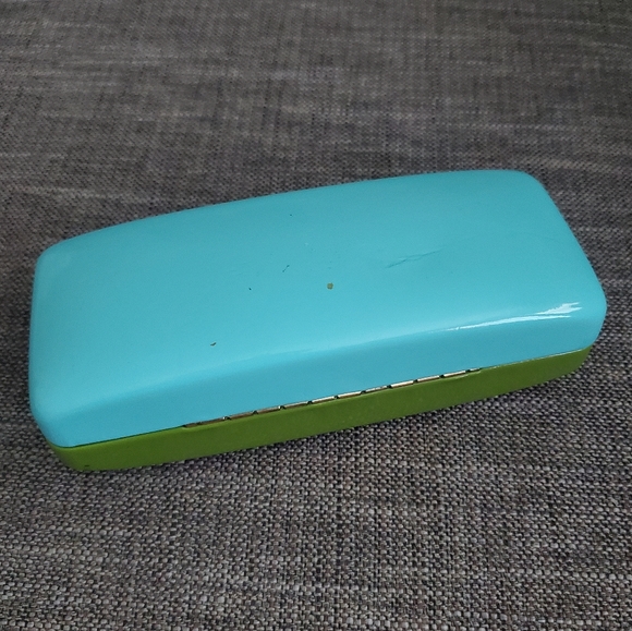 Kate Spade two-tone clamshell sunglasses case - Picture 2 of 12